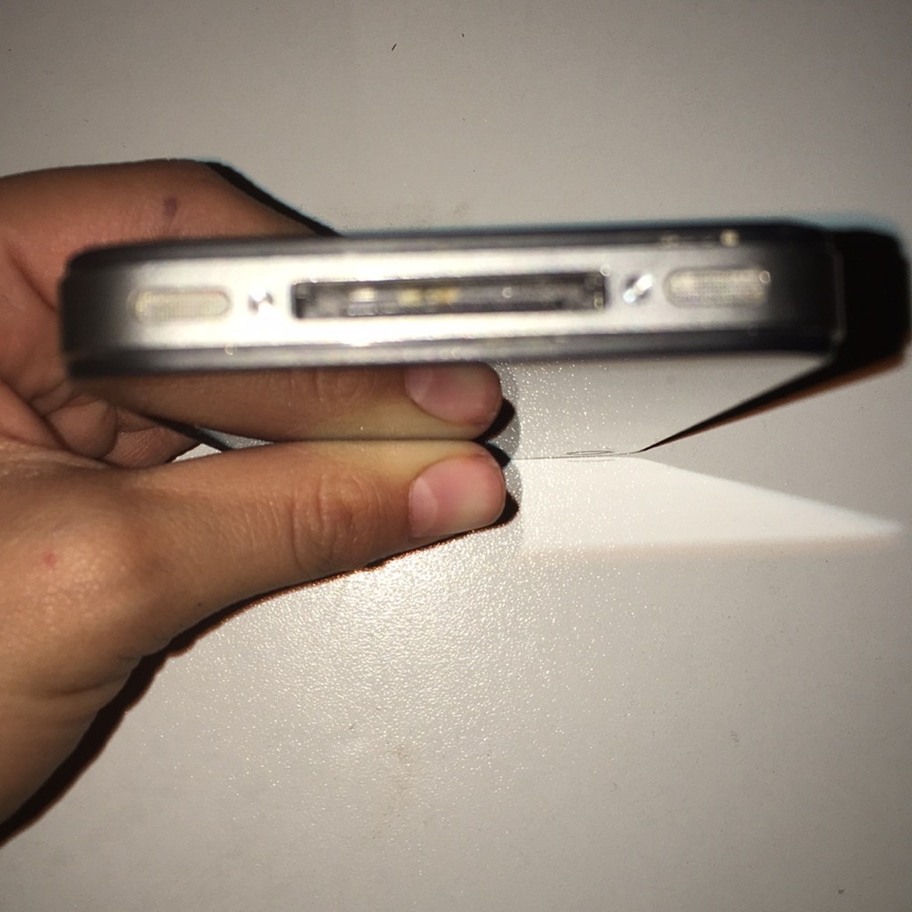 iPhone 4s - Picture 2 of 4